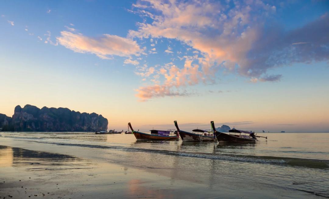 https://media.leisurecom.com/cruise/image-2025-01-20-15-40-23.webp