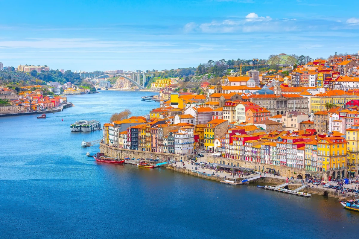 https://media.leisurecom.com/cruise/image-2025-04-23-08-59-54.webp