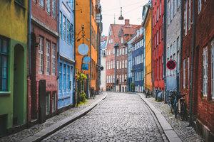 Northern Capitals, a Women-Only Tour