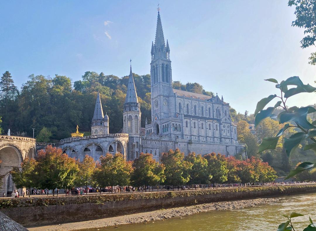 https://media.leisurecom.com/tour/tour-2026-08-02-05-08-55-1.jpg