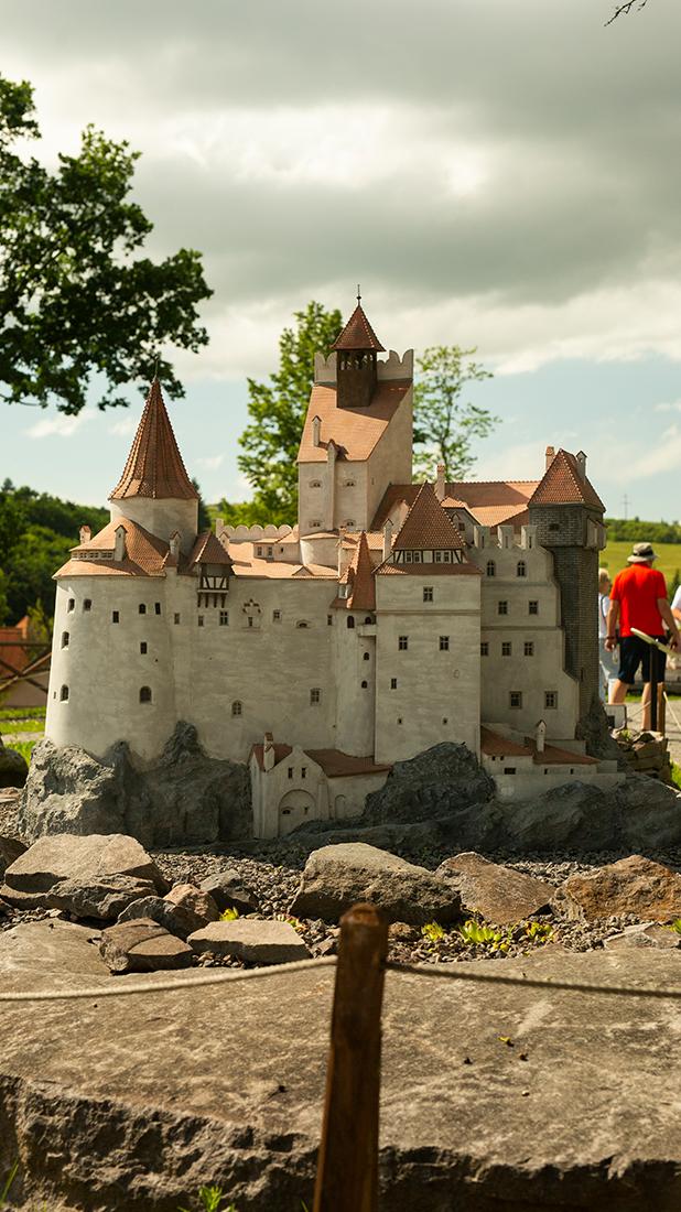https://media.leisurecom.com/tour/tour-2026-08-06-23-36-47.jpg